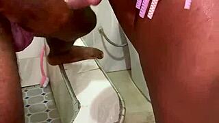 Feeling intense passion in the vacation bathroom with ebony's round ass