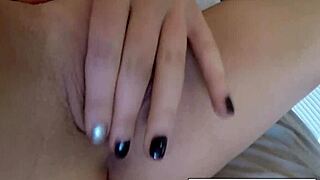 alix lynx masturbates solo on camera