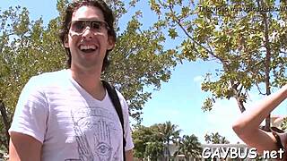 Handsome dude craves wild shlong sucking action! 😏🍆