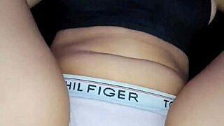 Parte 2 - me cojo a mi amiga petite brunette despues del cine