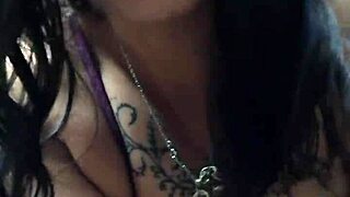 डाना बारजागली आज सुपर हॉट फील कर रही