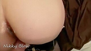 Couple switches from ass to pussy in doggy style