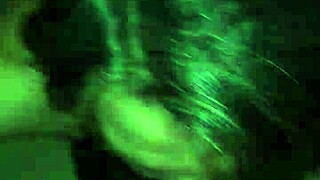 ब्लैक अफ्रीकन ट्विंक्स बेयरबैक थ्रीसम फकिंग में