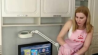 Sugarnadya waxes a client's slender legs focusing on her perfect ass