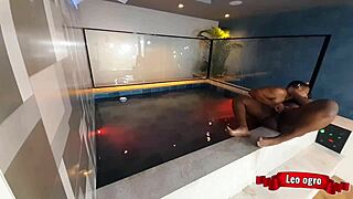 I took my friend's wife to the hotel for the first time and fucked her big pussy