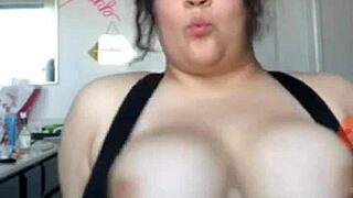 She Got Naughty With Her Sexy Tits