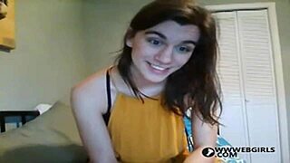 Watch Kit Clementine perform live on webcam, isn't she nice?