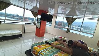 De Viaje Con La Esposa De Mi Jefe Nos Tocó Compartir La Cama Y Le Deje Toda Mi Leche Adentro En El Hotel 1-1 Fullonxred