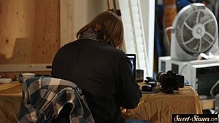 i'm a petite teen 18+ who got pussyfucked after the photoshoot.