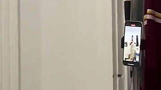 wow, anna maria seduces fans backstage!