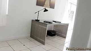 I watched this teen give a messy blowjob in the toilet.