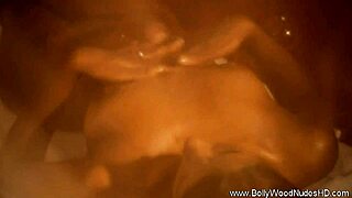 How does water cleanse such a stunning milf body? 💦