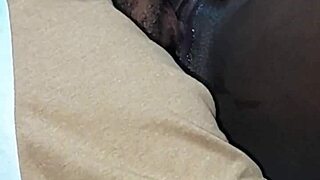 Me chupou gostoso até eu gozar depois me comeu de quatro