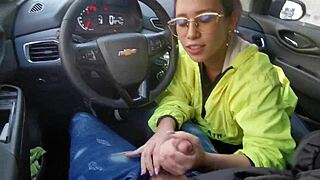 Paying my Indriver fare with a hot outdoor masturbation in Bucaramanga feels so wild.