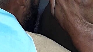 Me chupou gostoso até eu gozar depois me comeu de quatro