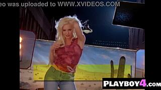 i love posing naked as nikki leigh, showing my big tits