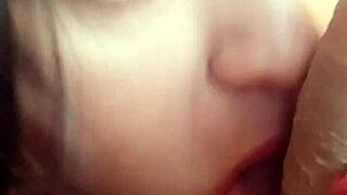 Amateur Transsexual Sucks And Kisses Client In Bsb