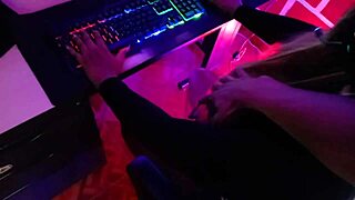 Stepbrother DISCOVERS Me During Twitch Stream