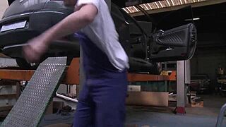 pervers urgentiste fucks 40 ans milf slut.