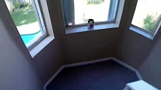 Amateur teen gets facial cumshot