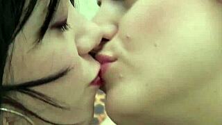 Janessa jordan licks roxie's pussy intensely