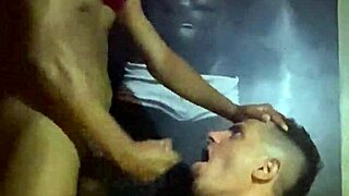 raphael lyon encheu minha boca de leite no cruising parada rj