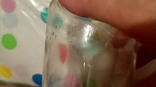 Milf dee uses toys to achieve a combo squirt