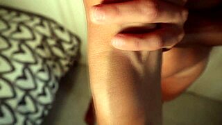 want to see magiarosa's veins fetish video with cum? it's by demand!