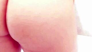 Young Japanese Girl Twerks and Shows Ass in Motel Bathtub