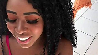 Putaria em plena luz do dia na lavanderia veja o que rolo no red