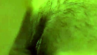 desflorando esta joven, uff, se ve tan tight, no sé cuántos aguanta, te digo cómo se siente