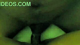 स्ट्रेंजर वाइफ को ककॉल्ड हसबैंड के सामने चोदता है?