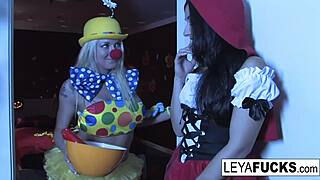 red riding hood getting a rough trick and treat 😈