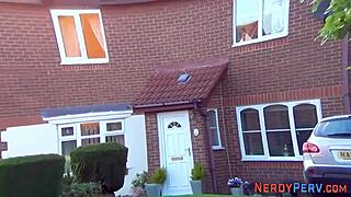 amateur brit tricked into a blowjob for the first time in hd.