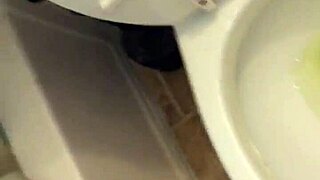 i'm pissing in my underwear and pouring blue soap all over my cock