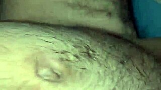 यह शेमेल कमर तक हिलाते हुए जोर से निकालती है, और मैं हर झटके को महसूस करता हूं, इतना रॉ और इंटेंस