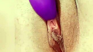 i'm masturbatin' my pussy with a new vibrator