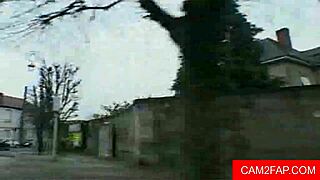 Teen masturbates on webcam