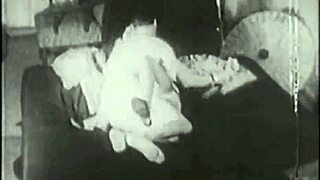 Vintage lesbians in my secret life, so retro 😘