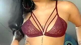 colombian webcam star aleja torres performs live