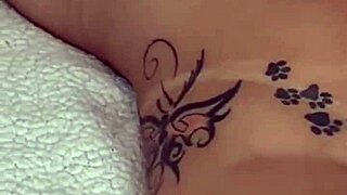 Fodendo com meu pinto de borracha minha amiga