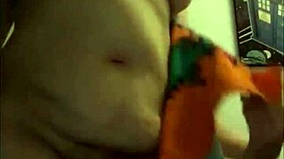 teasing with curvy body 😘