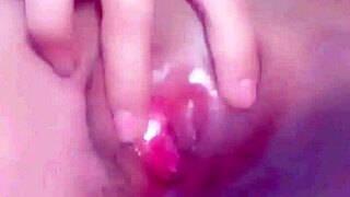 em gái cực xinh show lồn non