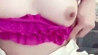 Girlfriend says 'look at my pussy' on the balcony