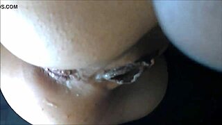 dazzling wife pleases her butthole with lemons at home