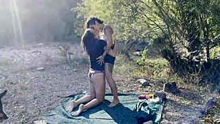 catalan girls have lesbian sex outdoors 😘