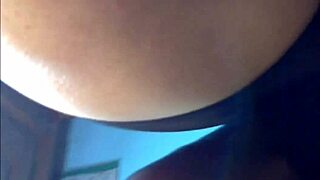 dazzling wife pleases her butthole with lemons at home