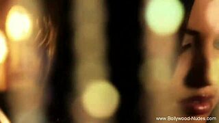 बॉलीवुड ब्यूटी अपना स्टनिंग बॉडी शो करती है, जानती हो