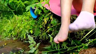 Jerk Off On Sexy Feet Of Friend's Wife 😏