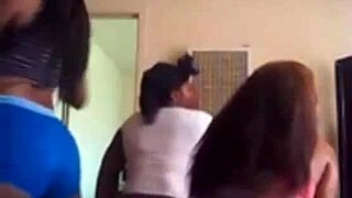 Teen 18+ frees her ass in tight spandex for porn.